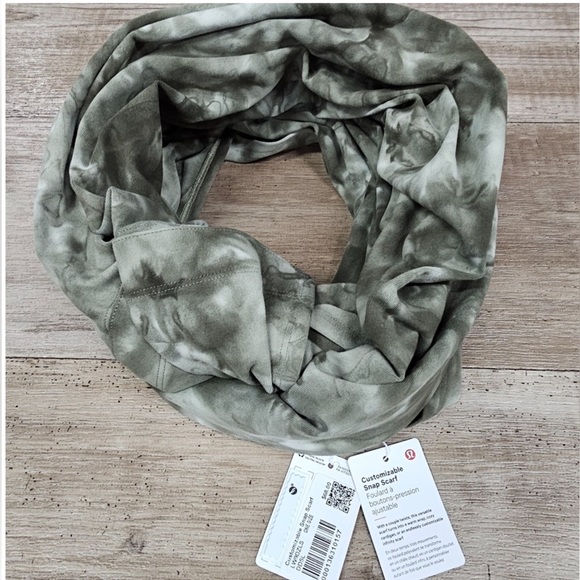 NWT LULULEMON CUSTMOZABLE SNAP SCARF - Picture 5 of 8